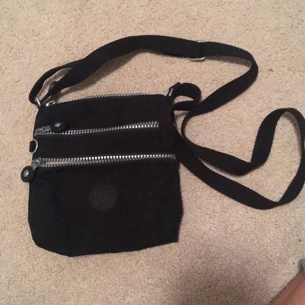 Kipling Zippered Purse • TAKING OFFERS